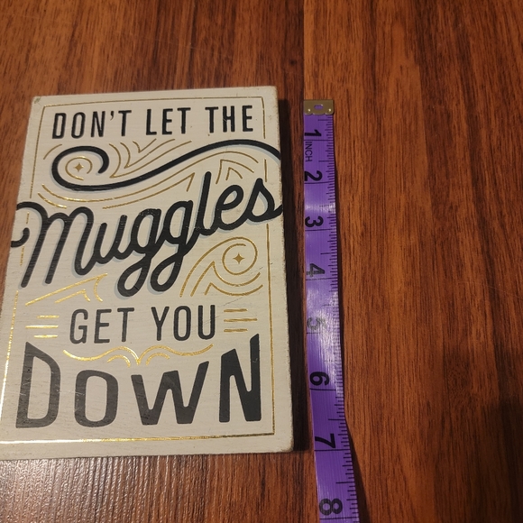 Hallmark Harry Potter Muggles Sign - Picture 3 of 4